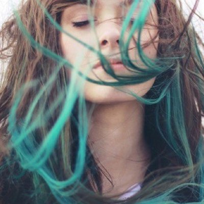 Tips For Making Your Hair Look Sweet And Summery With Hair Chalk