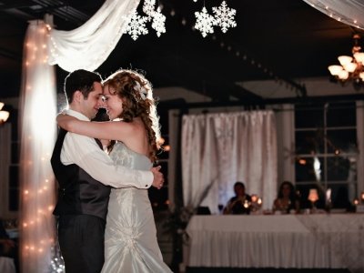 7 Country Love Songs To Play At Your Wedding