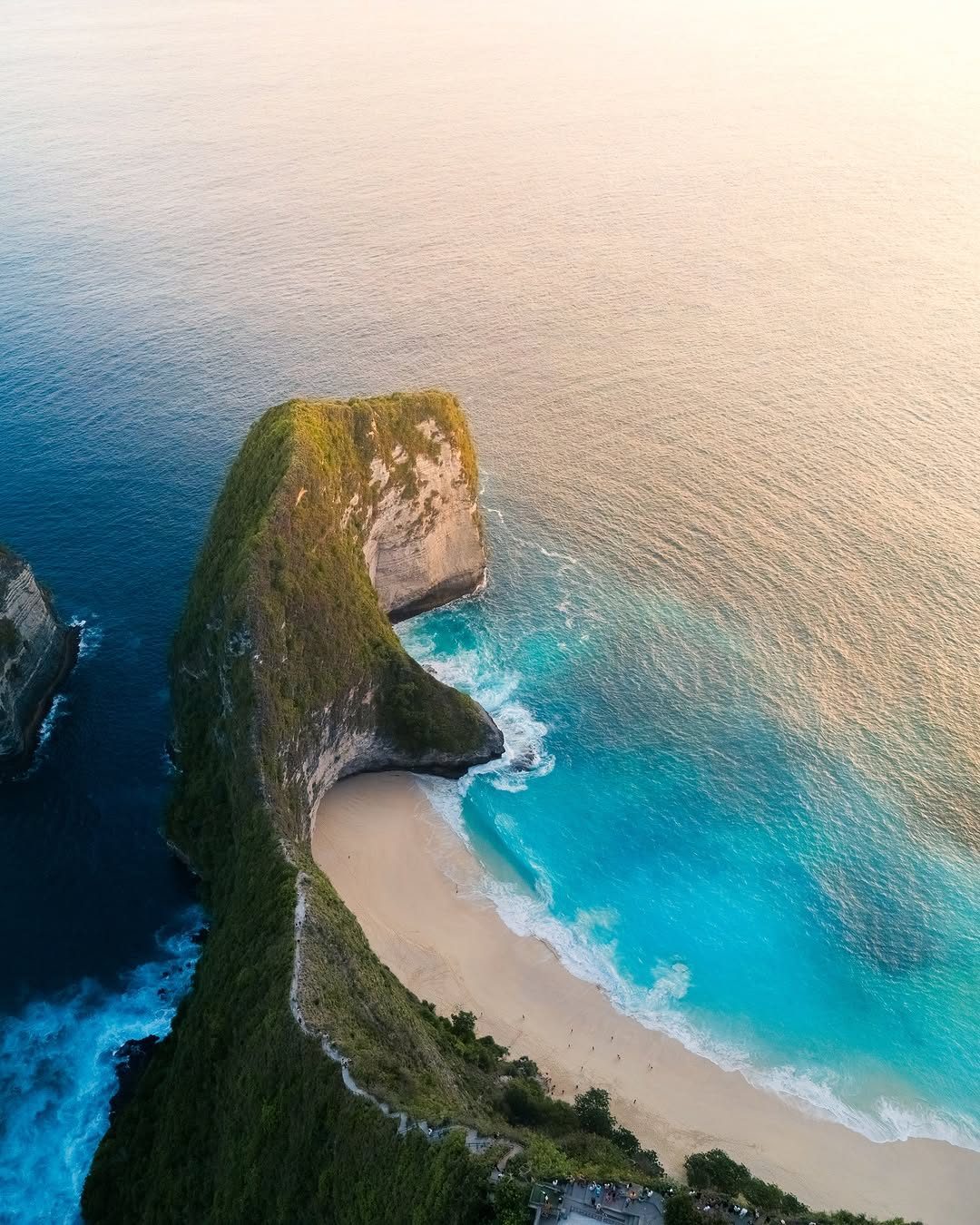 Sail in Style - Why a Luxury Cruise Through the Indian Ocean is the Ultimate Travel Experience