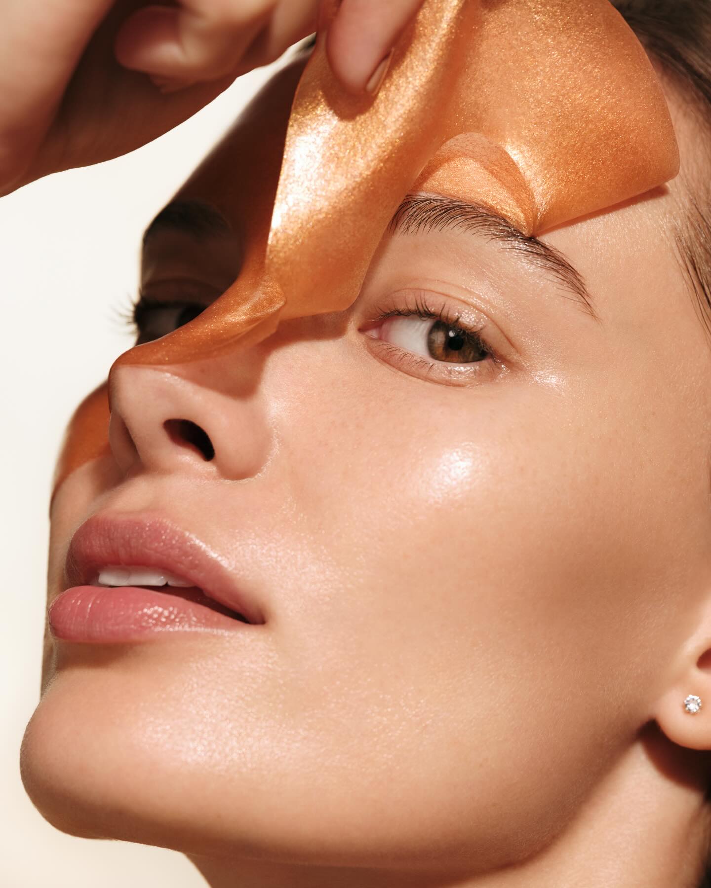 The Ultimate Glow - Augustinus Baders Hydrogel Face Mask Revolutionizes Skincare 
