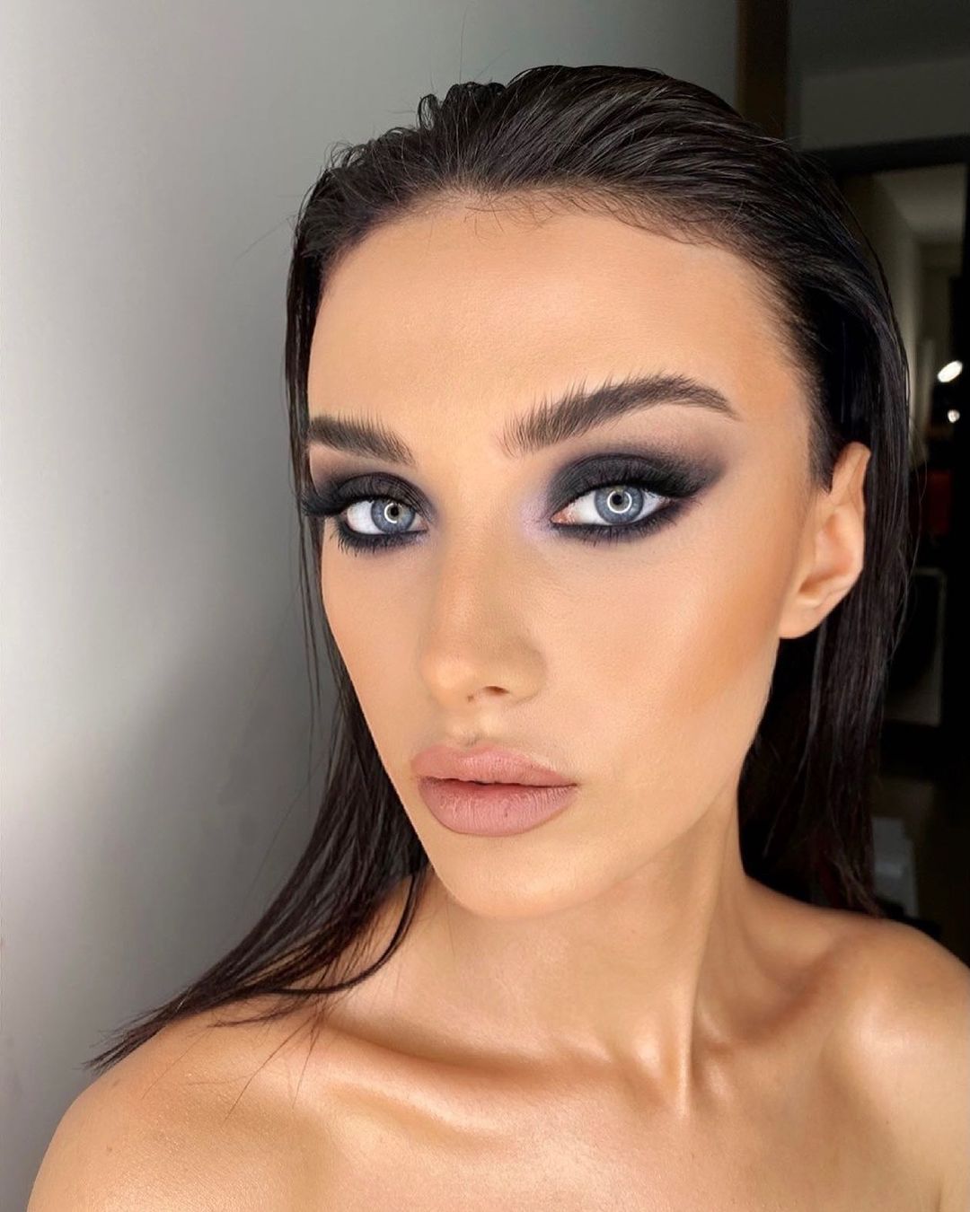 10 Non-Smoky Eye Looks That Are Hot AF ...