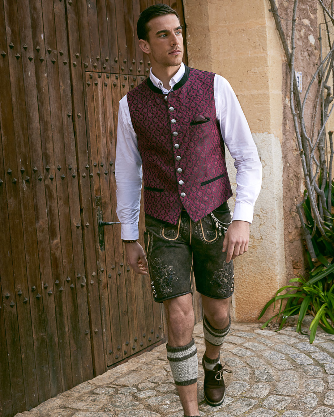 Perfect Hairstyles To Complement Lederhosen For Both Men And Women