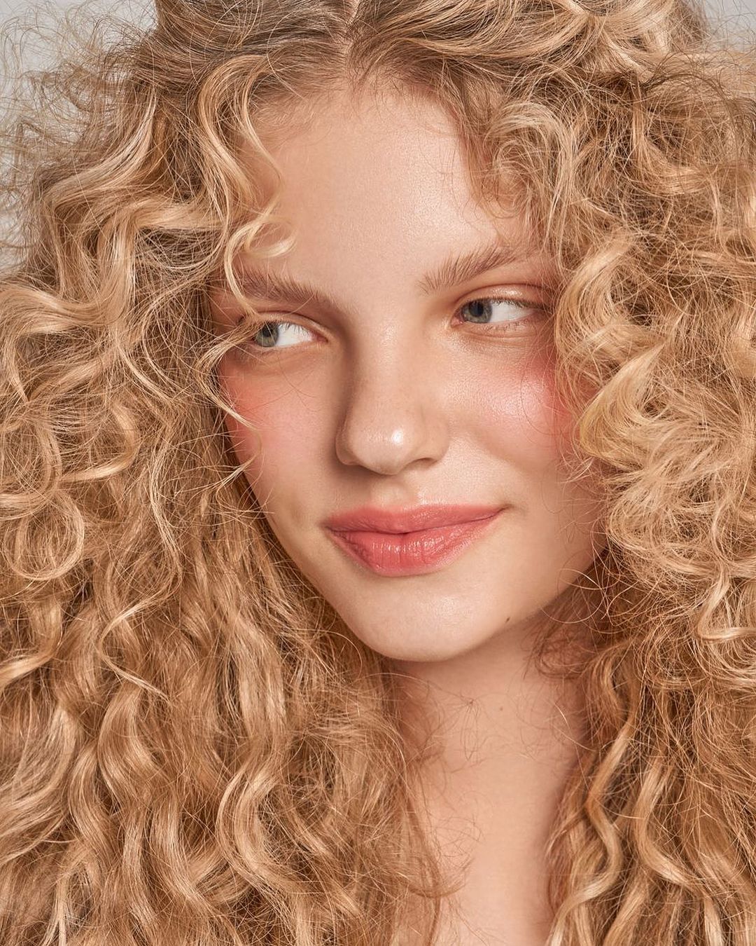 Curly Forever - Embracing and Enhancing Your Natural Curl 