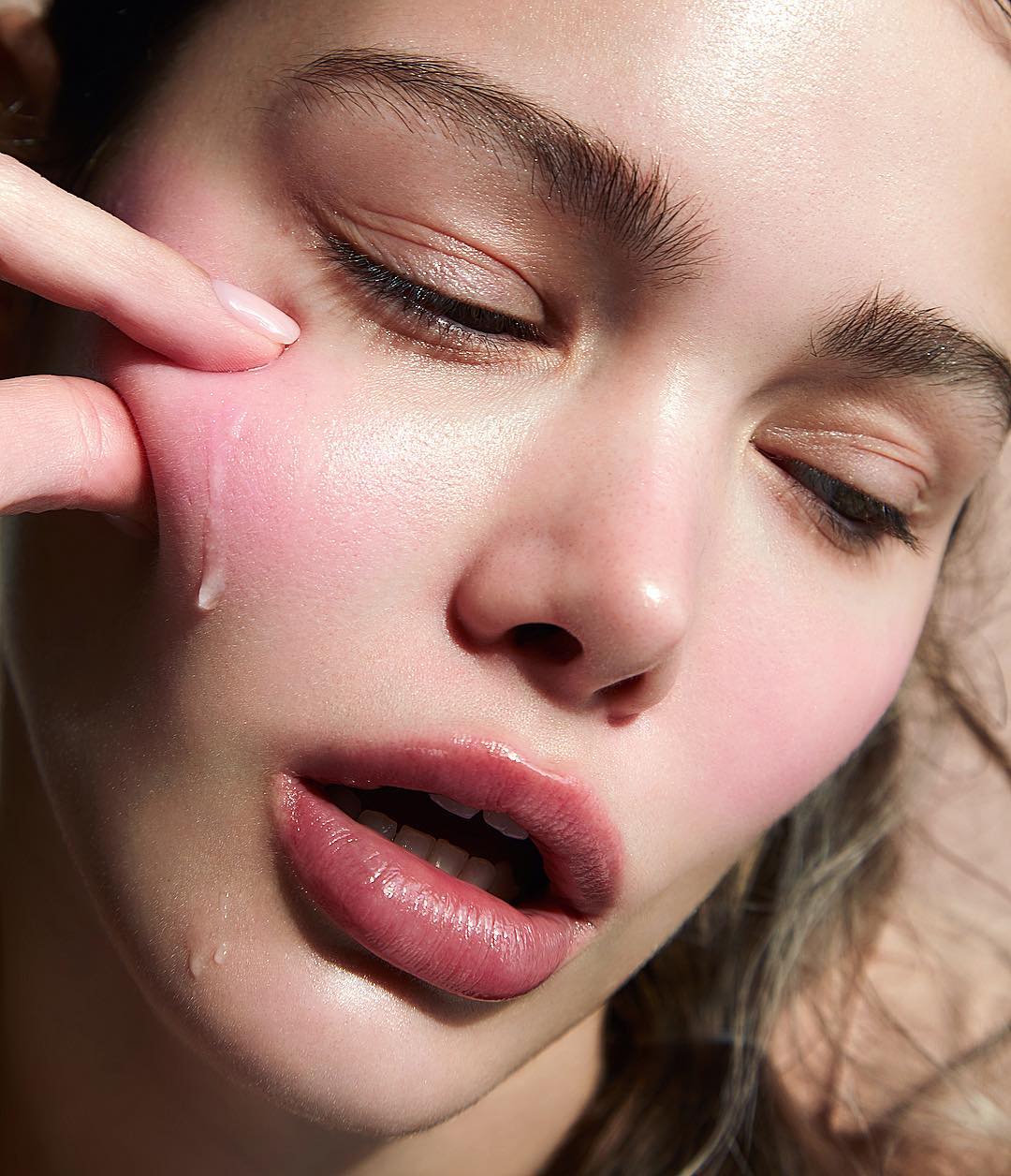 9 Tricks from Dermatologists to Look Younger ...