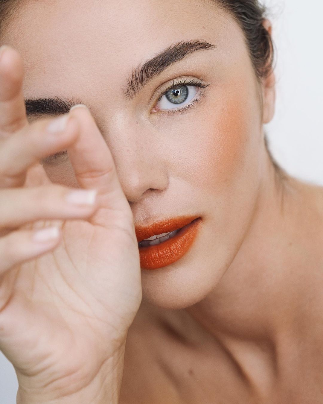 Totally Obvious Reasons Why You Shouldn't Sleep with Your Phone