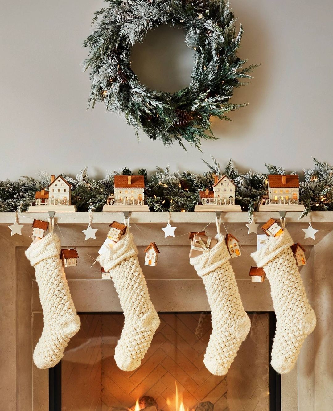 7 Pretty Christmas Stockings ...