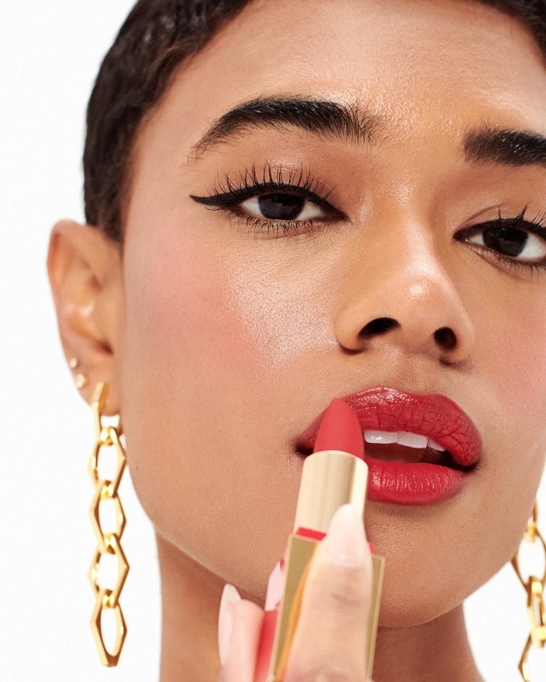 Lipstick Basics for Girls That Are Beginners ...