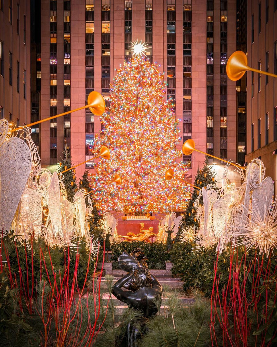 9 Essential Things to do in New York at Christmas ...