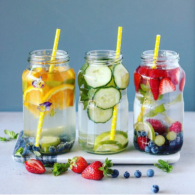 How to Make Fruit Infused Water without an Infuser Bottle ...