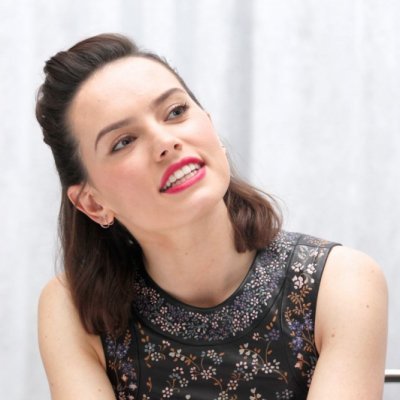 How to Steal the Style of Star Wars' Daisy Ridley ...