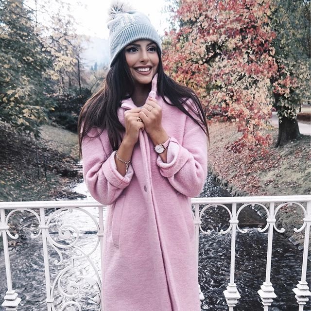 9 Street Style Ways to Wear Pink Coats for Fall ...