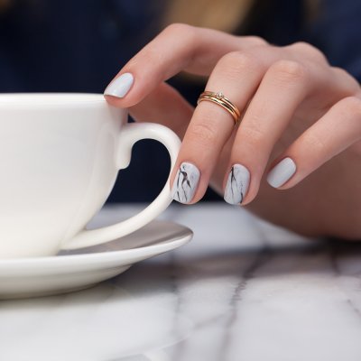 7 Tutorials Thatll Teach You How to Make Marble Nail Art ...