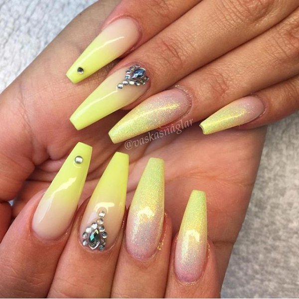 17 of Today's Life Changing Nail Inspo for Women Who Really Know Beauty ...