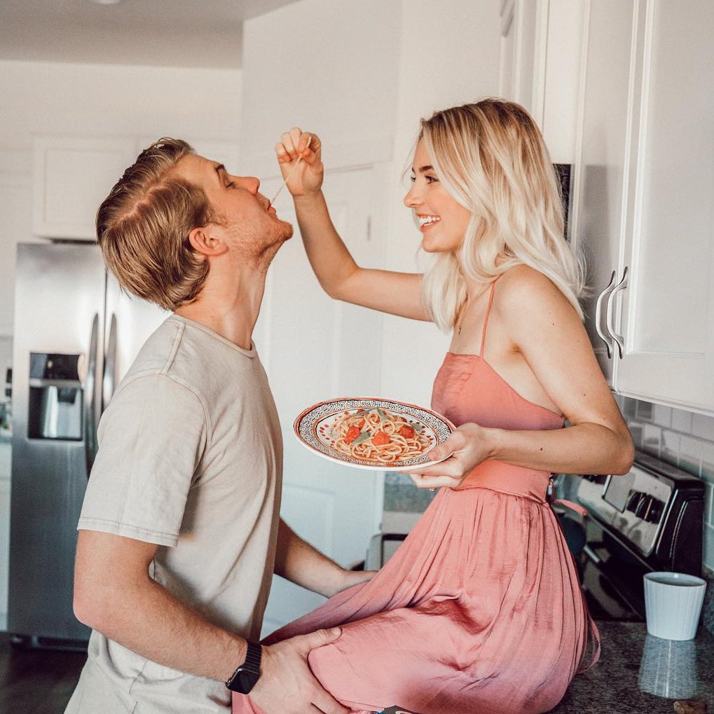 25 Fun Activities For Couples Who Need More Time Together 