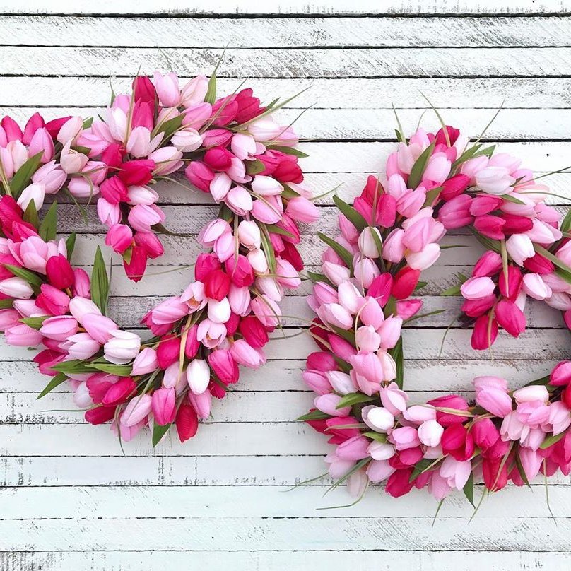 23 Lovely DIY Valentine's Day Wreaths ...