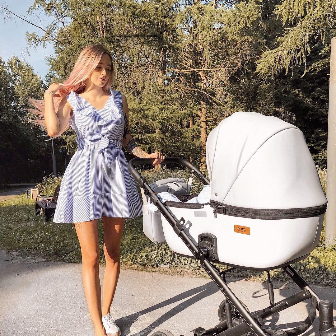 7 Beautiful Summer Maternity Dresses That'll Keep You and Your Baby Happy ...