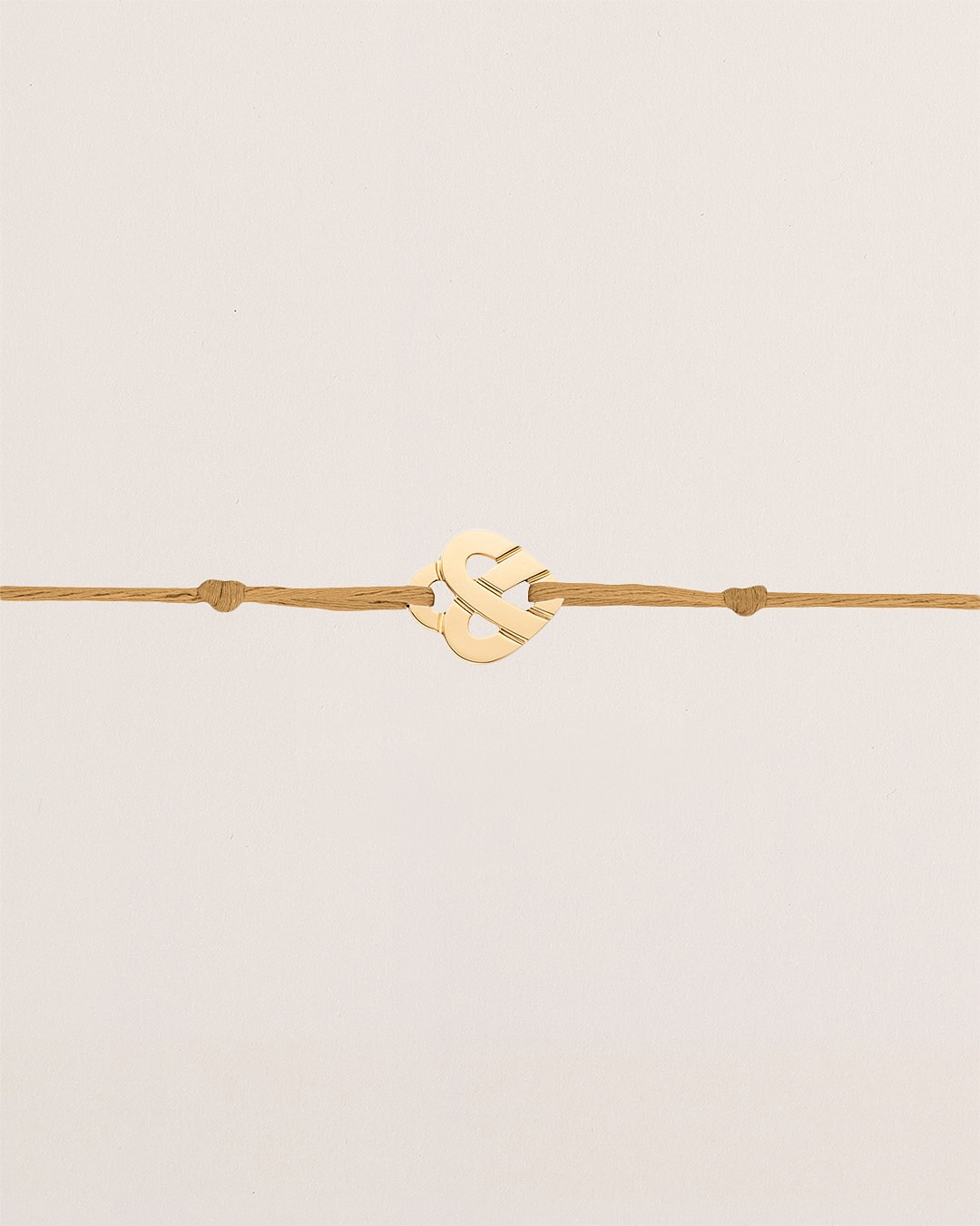 What Makes the Cur Entrelac a Must-See This Season  