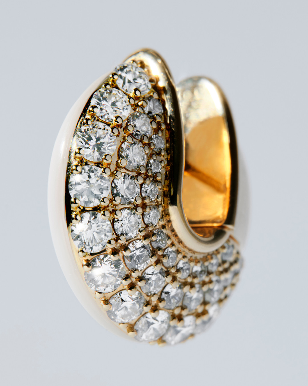 Discovering the Women Who Inspire Fernando Jorge's Designs...