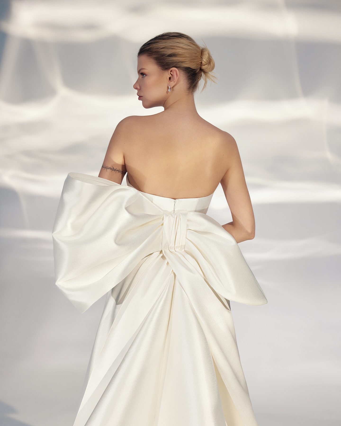 What Makes ARIAMO’s Bridal Bows a Must-See for Every Bride...