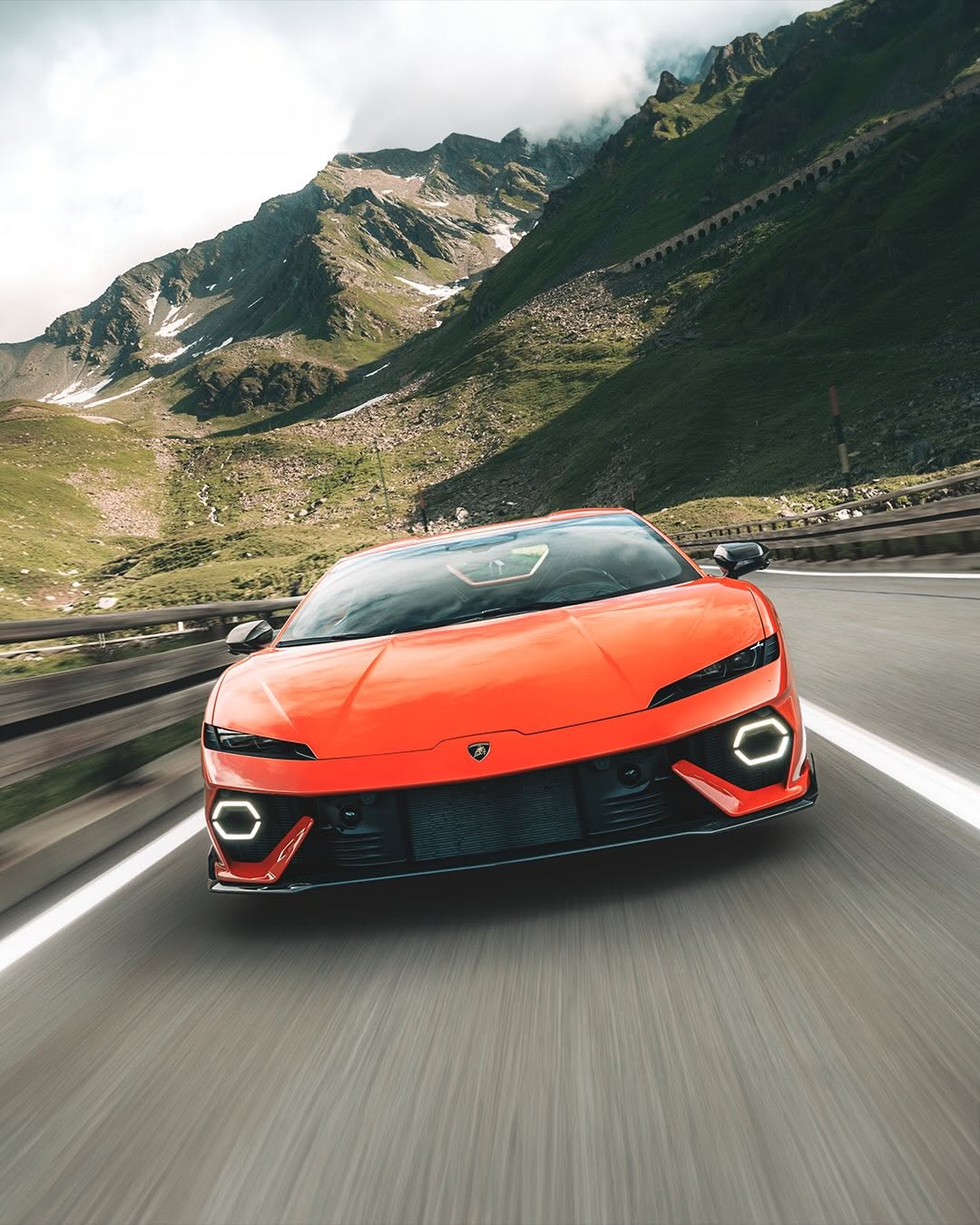 ¿Alguna vez te has preguntado cómo el Lamborghini Temerario redefine la aventura...?