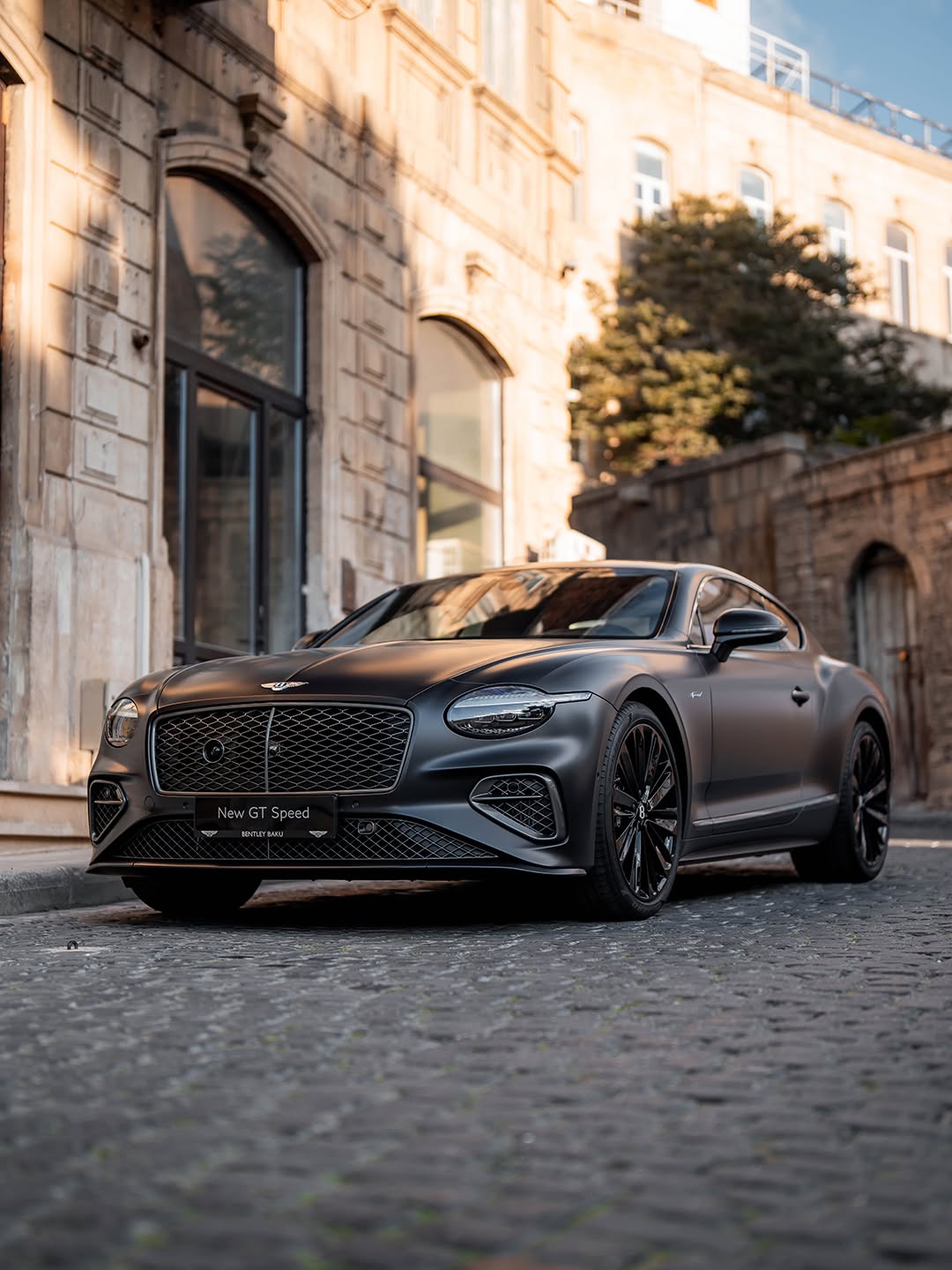 Bên trong chiếc Bentley Continental GT Speed: Một thế giới của...