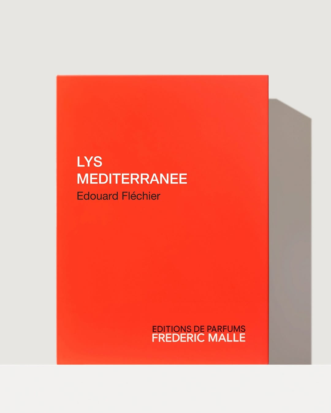 عطر Lys Méditerranée من دار Éditions de Parfums Frédéric Malle: عطر الزهور البيضاء الأكثر فخامة لصيف حالم