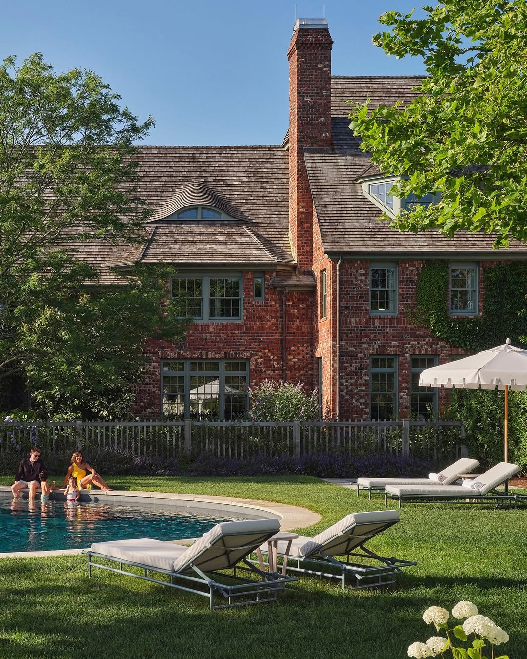 What You Should Know About Using a Robotic Automatic Lawn Mower